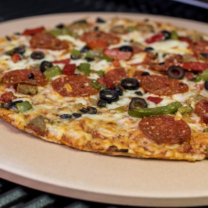 Actual product image Char Broil Pizza stone 33cm