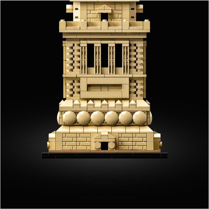 Actual product image LEGO Statue of Liberty (21042, LEGO Architecture)