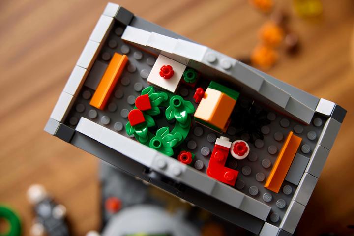 Image du produit LEGO Nightmare Before Christmas (21351, LEGO Ideas, LEGO difficiles à trouver)