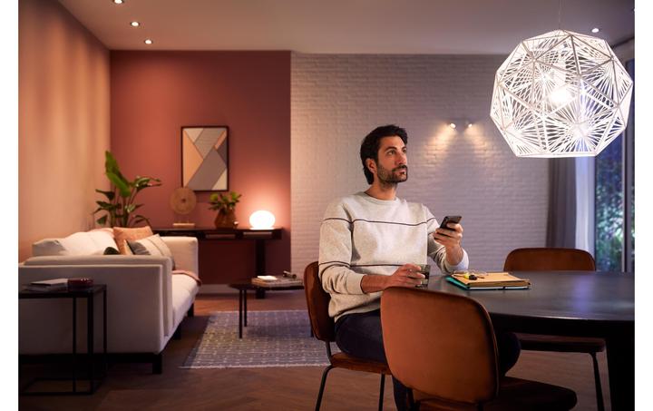 Immagine prodotto Philips Hue Hue White Ambiance (E27, 6 W, 570 lm, 1 x, F)