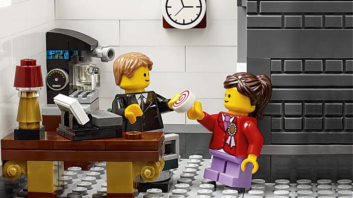 Actual product image LEGO Creator Stone Bench (10251, LEGO Creator Expert)