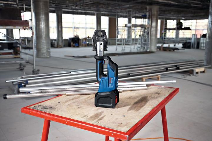 Produktbild Bosch Professional Akku-Presswerkzeug GPT 18V-19