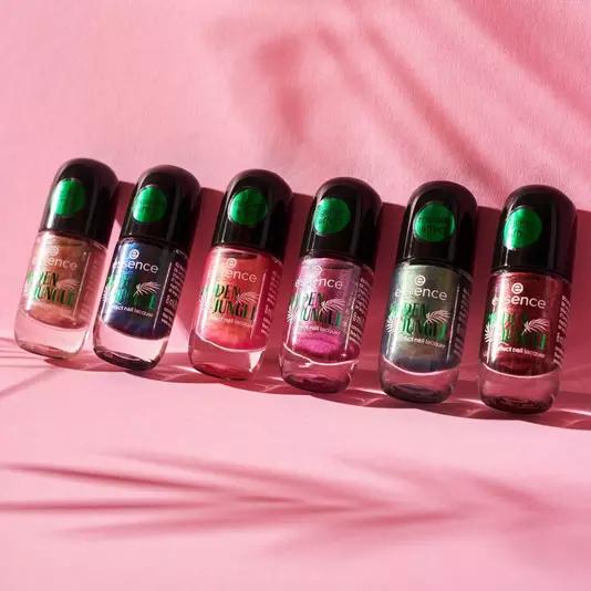 Produktbild essence HIDDEN JUNGLE effect nail lacquer (05 Forbidden Berry, Gel-Effekt Nagellack)