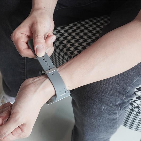 Actual product image Araree etui z paskiem Duple Pro Apple Watch 40/41mm biały/white AR70-01867B
