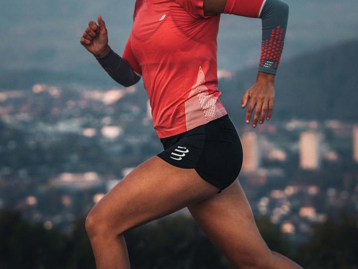 Immagine prodotto Compressport Performance Overshort W - Edizione nera 2023 (XS)