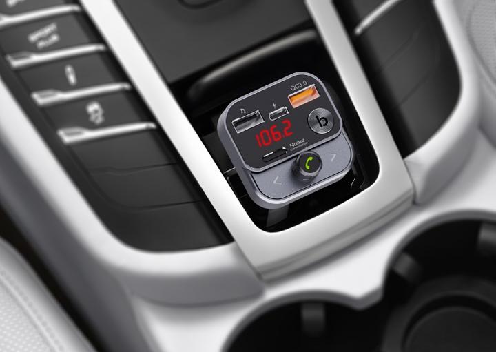 Produktbild Technaxx Bluetooth 5.3 FM-Transmitter für das Auto mit USB-C-&USB-A-Laden, Deep Bass Boost, Freispre