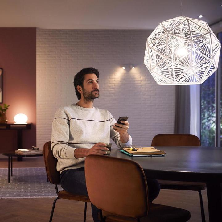 Actual product image Philips Hue White (E27, 9.50 W, 1050 lm, 2 x, F)