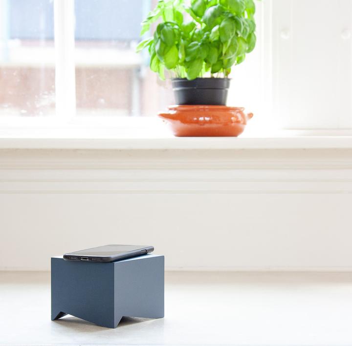 Actual product image Ottobock ZENS MANU Qube Oplader Draadloos Opladen met Powerbank Blauw (10400 mAh, 10 W)