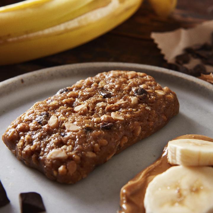 Actual product image Clif Bar Bolt (Banana, Dark chocolate, 12 pcs., 816 g)