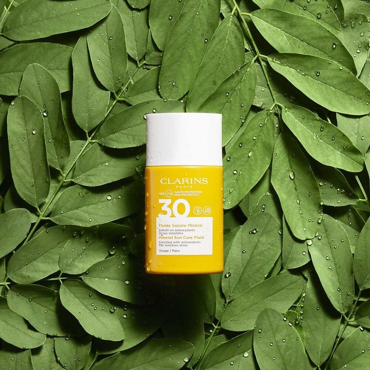 Produktbild Clarins Sun - Fluide Solaire Minéral Visage SPF30 (Sonnencreme Gesicht, SPF 30, 30 ml, 62 g)