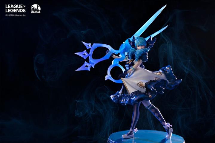 Image du produit Infinity Studios League of Legends "The Hallowed Seamstress - Gwen" Statue 1/6