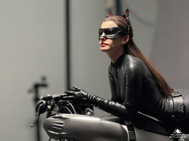 Actual product image Queen Studios The Dark Knight Rises statuette 1/3 Catwoman 108 cm