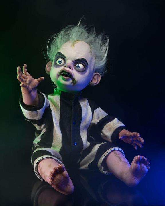 Actual product image Neca Beetlejuice Beetlejuice Prop Replica 1/1 Baby Beetlejuice Doll 49 cm