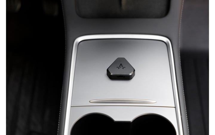 Produktbild Enhance Commander für Tesla (Gen2)