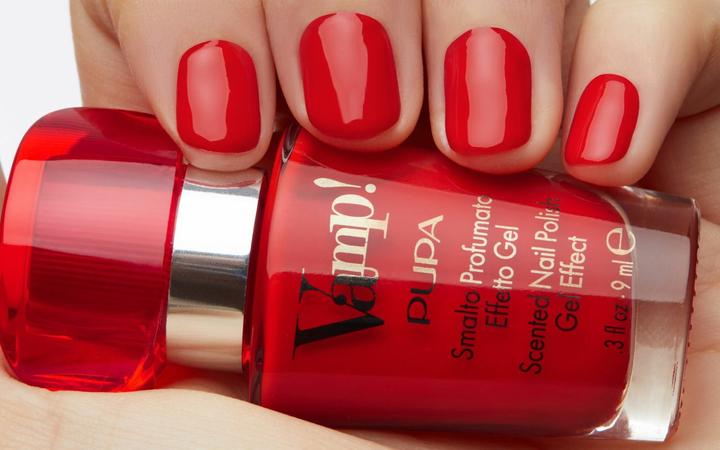 Produktbild Pupa Milano Vamp! Scented Nail Polish sensual red 202 (202, Gel-Effekt Nagellack)