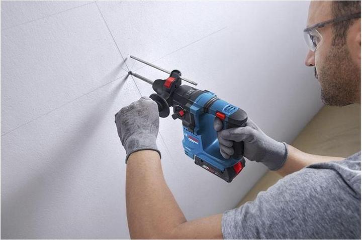 Actual product image Bosch Professional GBH 18V-18 Akku-Bohrhammer mit SDS plus (Rechargeable battery operated)
