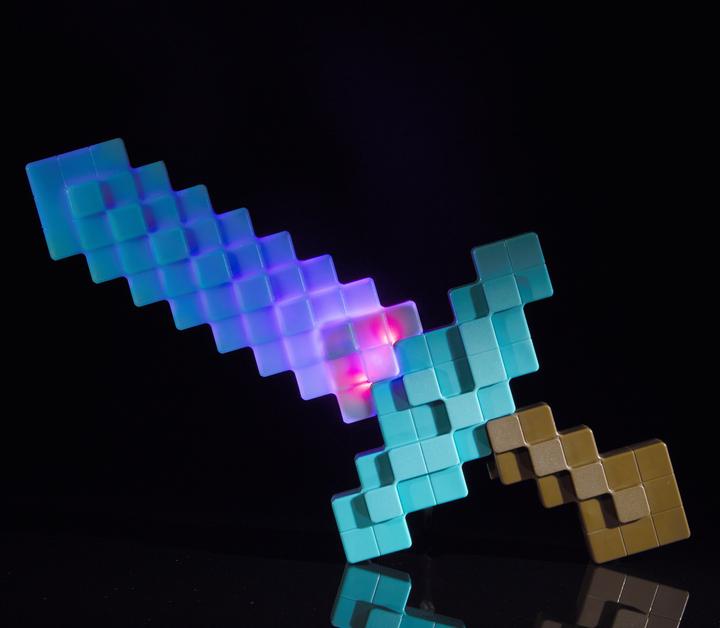 Immagine prodotto Mattel Spada 40cm Sonore Minecraft