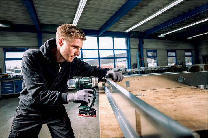Actual product image Metabo NP 18 LTX cordless blind rivet gun