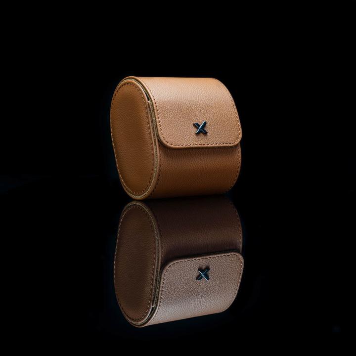 Actual product image Luxcessory Gentleman watch roll with tracker for 1 watch
