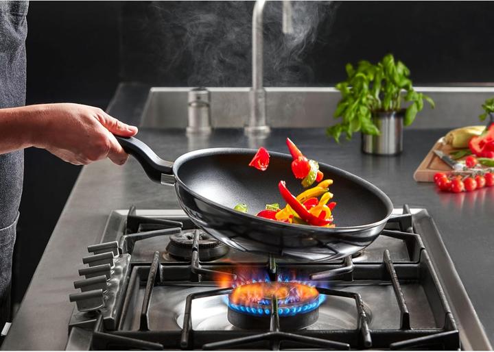 Actual product image Tefal Resist (28 cm, Wok, Aluminium)