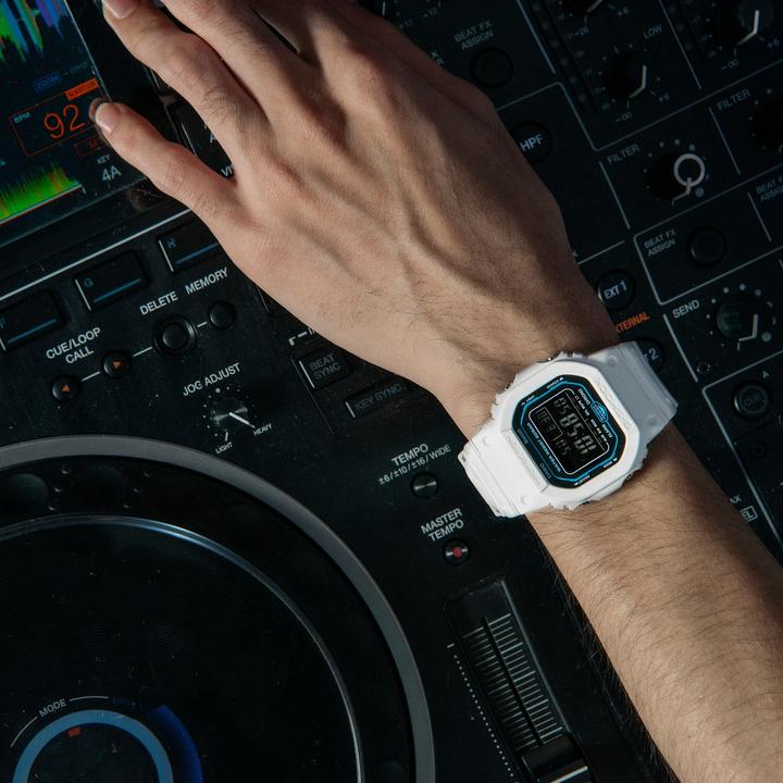 Immagine prodotto Casio G-Shock - DW-B5600SF-7ER (Orologio digitale, 43 mm)