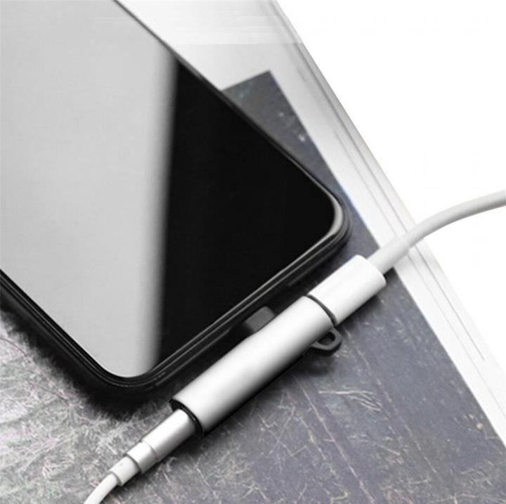 Immagine prodotto PowerGuard Splitter per la ricarica e l'ascolto della musica (Lightning, Jack da 3.5mm)