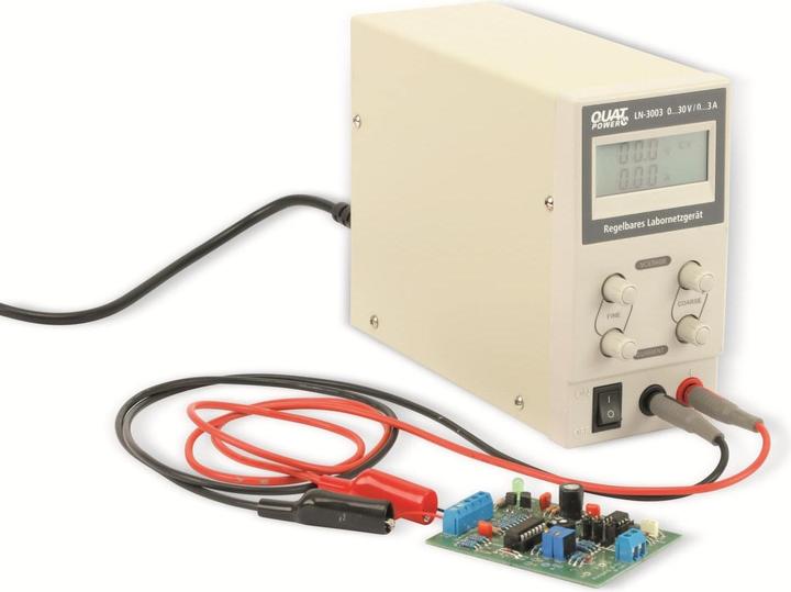 Produktbild QuatPower Netzgerät LN-3003, 0...30V 0...3A, LCD, Grob-/Feinregler