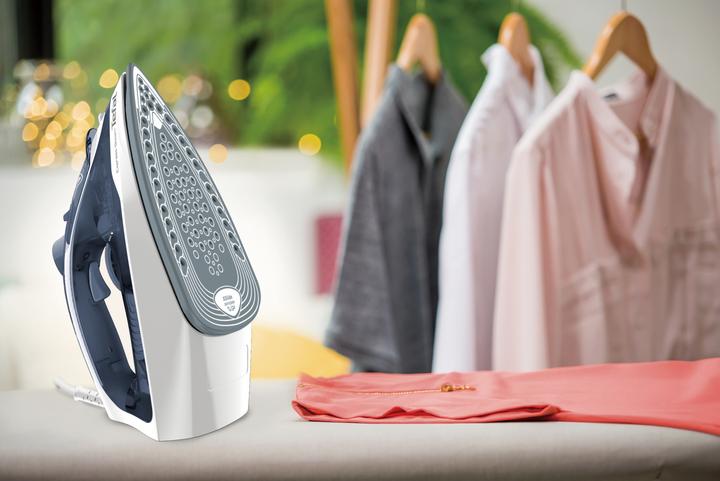 Actual product image Tefal Express Steam FV2837E0 Iron Dry & Steam Iron Cerilium Sole (2400 W, 165 g/min)