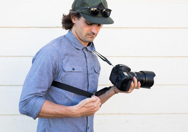 Actual product image Peak Design slide lite (Shoulder strap, Neck belt)
