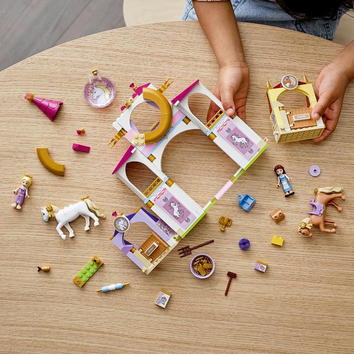 Produktbild LEGO Belles und Rapunzels königliche Ställe (43195, LEGO Disney)