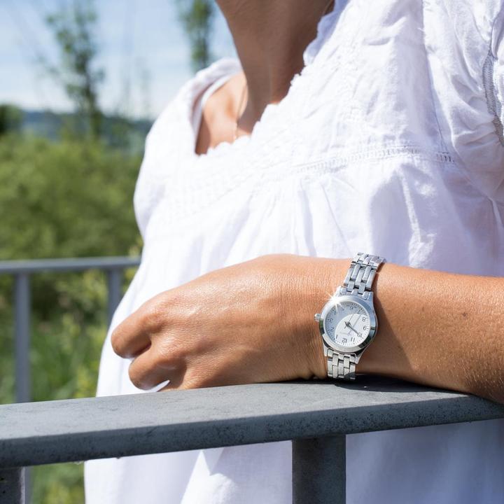 Image du produit M Watch Mondaine Lady Chic (Montre analogique, Swiss Made, 24 mm)