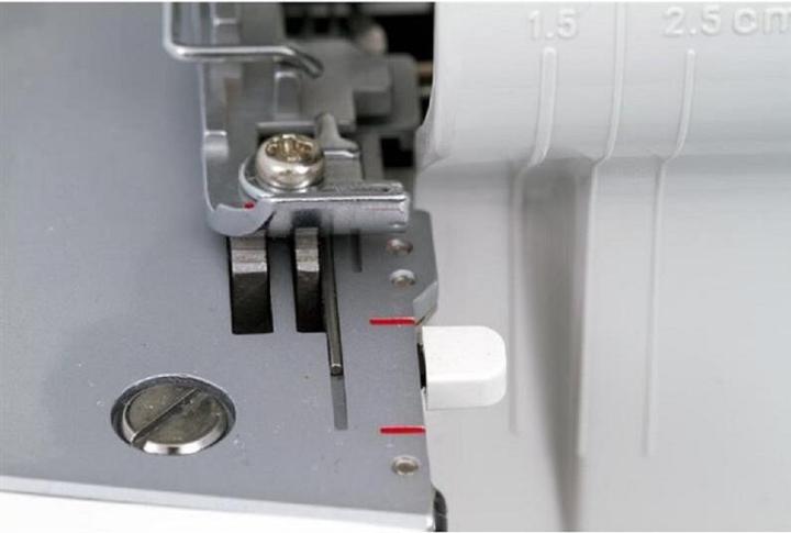 Actual product image Juki Overlock MO-654DEN/CE6