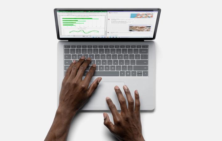 Produktbild Microsoft Surface Laptop Studio (14.40", Intel Core i5-11300H, 16 GB, 256 GB, DE)