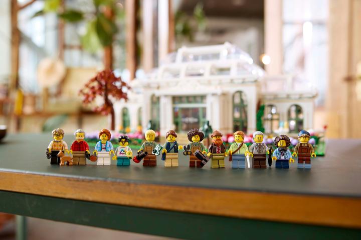 Immagine prodotto LEGO Il giardino botanico (21353, LEGO Ideas, Set LEGO rari)