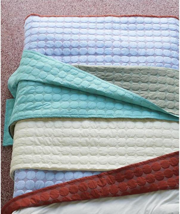 Actual product image HAY Mega Dot Bedspread W260 x L260 - Dark Grey (Duvet cover, 260 x 260 cm)