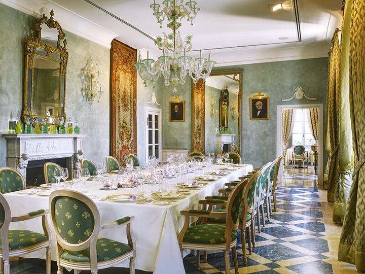 Actual product image Smartbox Two hearts on Lake Maggiore: 1 romantic night with dinner at the 5* Castello dal Pozzo (2 pers.)