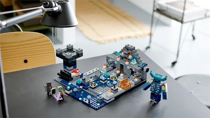 Produktbild LEGO Das Duell in der Finsternis (21246, LEGO Minecraft)