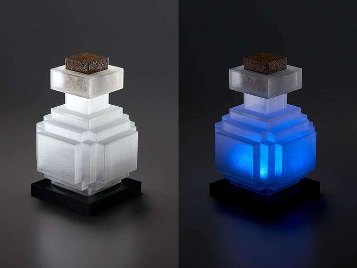 Produktbild Noble Collection Minecraft Replik Illuminating Potion Bottle