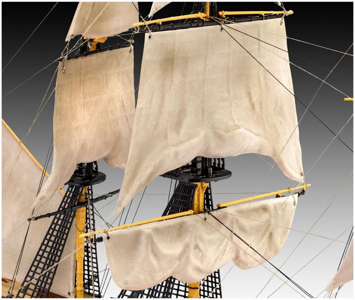 Produktbild Revell H.M.S. Victory