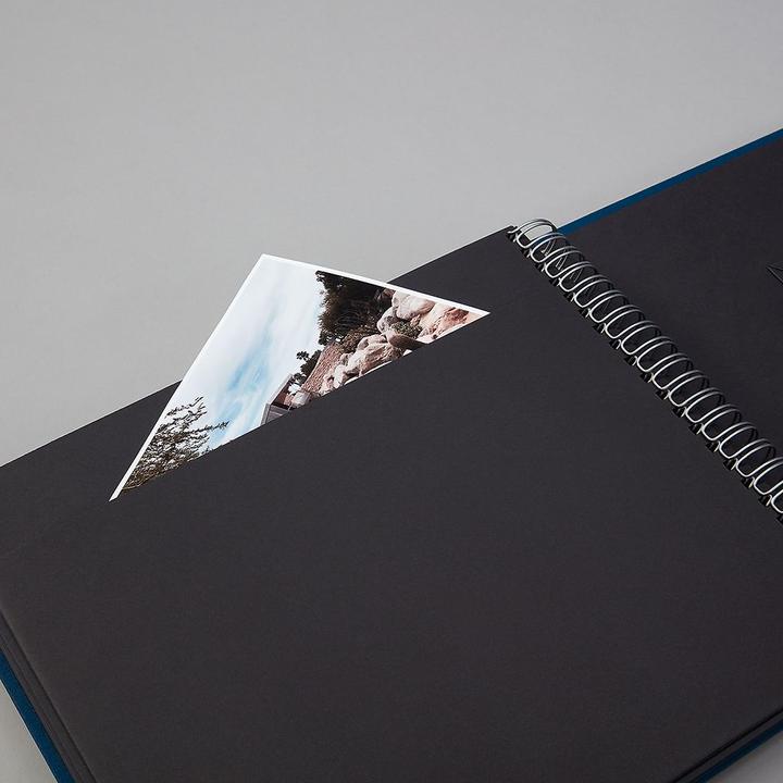 Produktbild Semikolon Fotoalbum Maxi Mucho Dunkelgrün, Schwarze Seiten (10 x 15 cm, 9 x 13 cm)