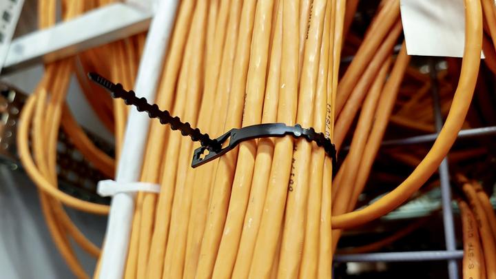 Image du produit Steffen Colliers de serrage noirs 234mm x 5.5mm détachables, paquet de 100 pcs. (Serre-câbles en plastique, 100 mm, 100 pcs)