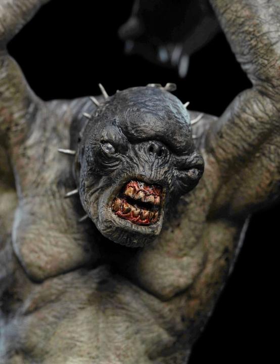 Actual product image Weta Workshop Lord of the Rings Mini Statue Cave Troll 16 cm