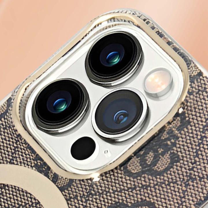Produktbild Guess Zestaw GUBPP14LH4EACSW Case+ Charger iPhone 14 Pro 6,1" brązowy/brown hard case 4G Print MagSa (Apple iPhone 14 Pro)