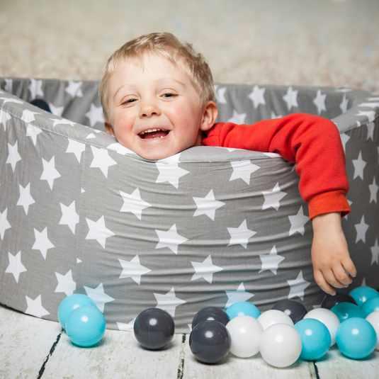 Immagine prodotto Knorrtoys Palla da biliardo morbida - "Stelle bianche e grigie" - 300 palline crema/grigio/blu chiaro (circa