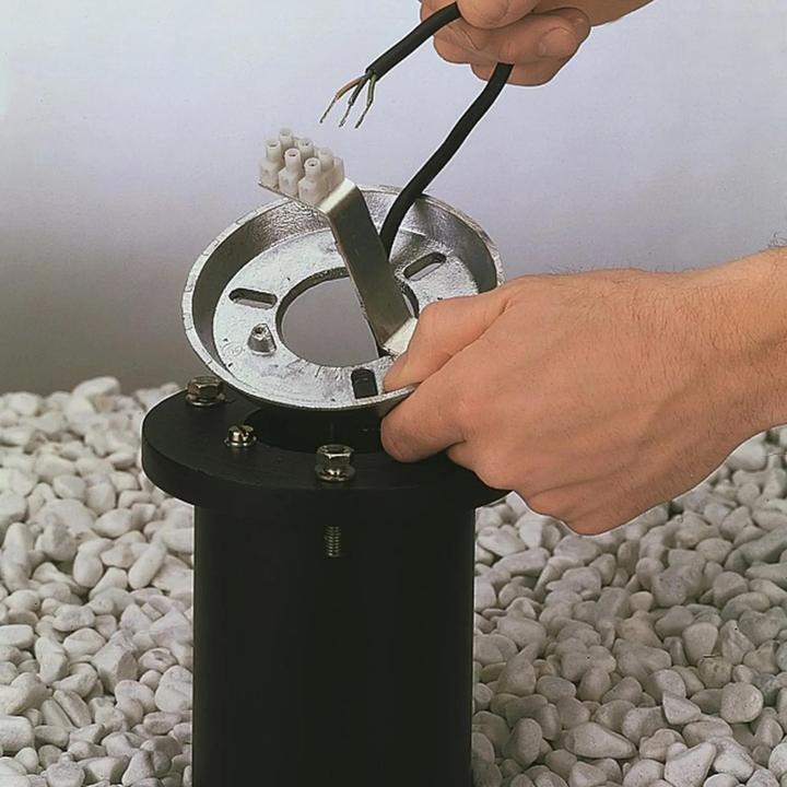 Actual product image Albert Leuchten Cylinder and cuboid recessed base for bollard luminaire