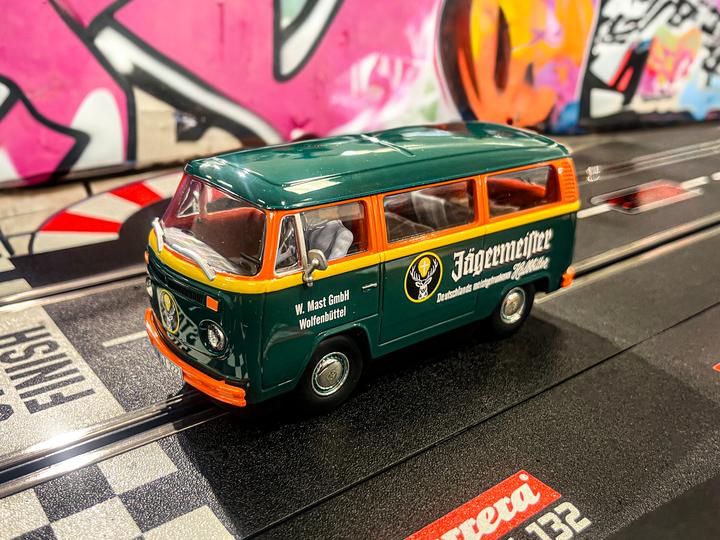 Actual product image Carrera VW Bus T2b
