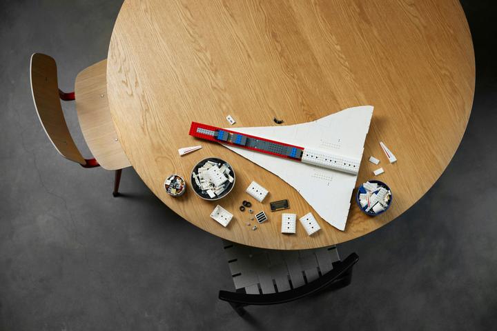 Actual product image LEGO Concorde (10318, LEGO Icons, LEGO Rare Sets)