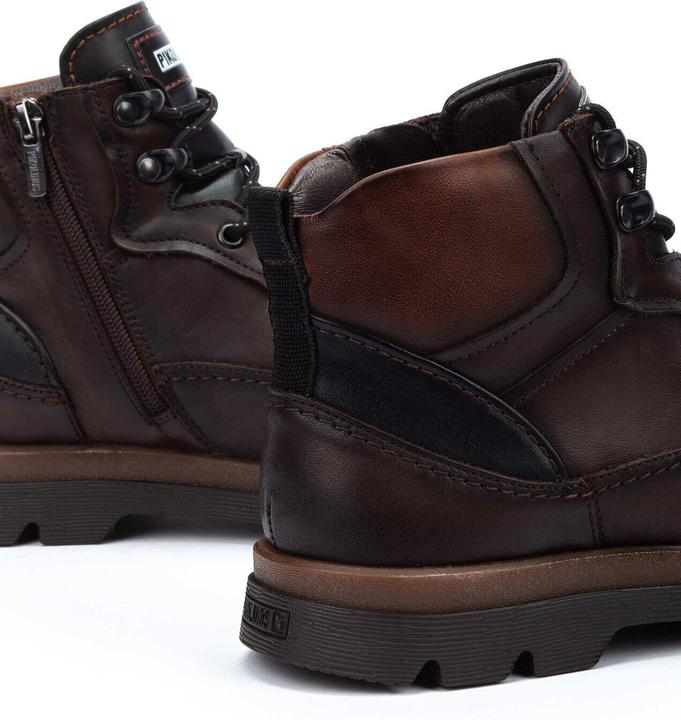 Actual product image Pikolinos Vigo (41)
