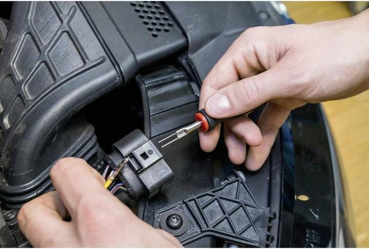 Actual product image Vigor V4451 Cable release tool kit