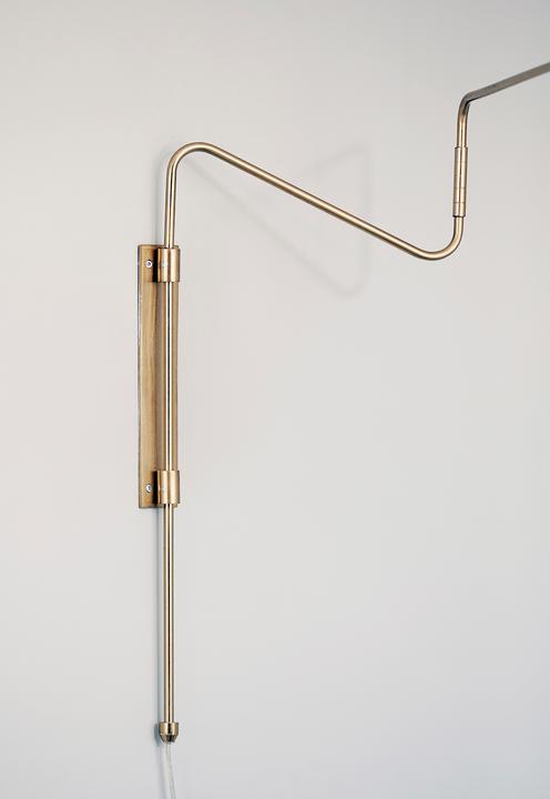 Actual product image House Doctor Wall lamp, Swing, brass (E27)